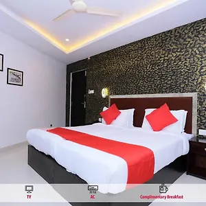Otel Capital O 61059 Green Life
